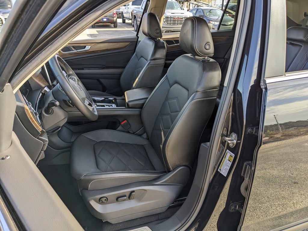 Used 2024 Volkswagen Atlas SE image 37