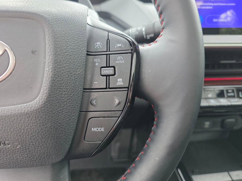 Used 2024 Toyota Prius Prime FWD image 31