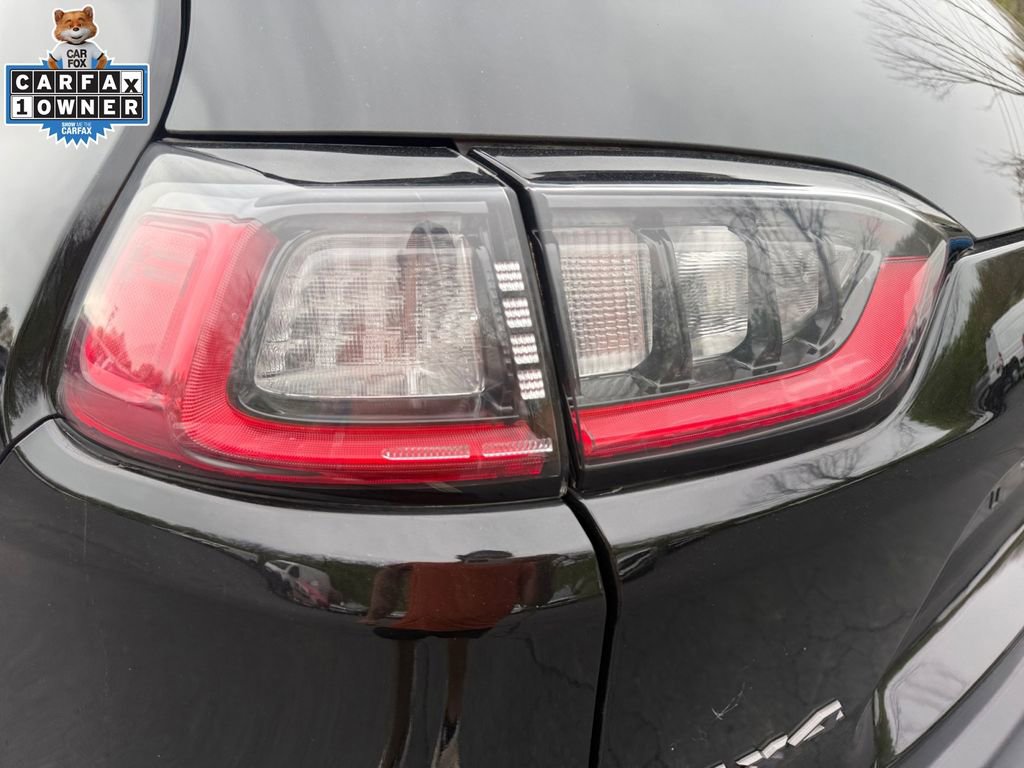 Used 2022 Jeep Cherokee Trailhawk w/ Comfort/Convenience Group AWD/4WD image 21