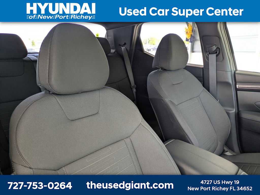 Used 2023 Hyundai Santa Cruz SE AWD/4WD image 6