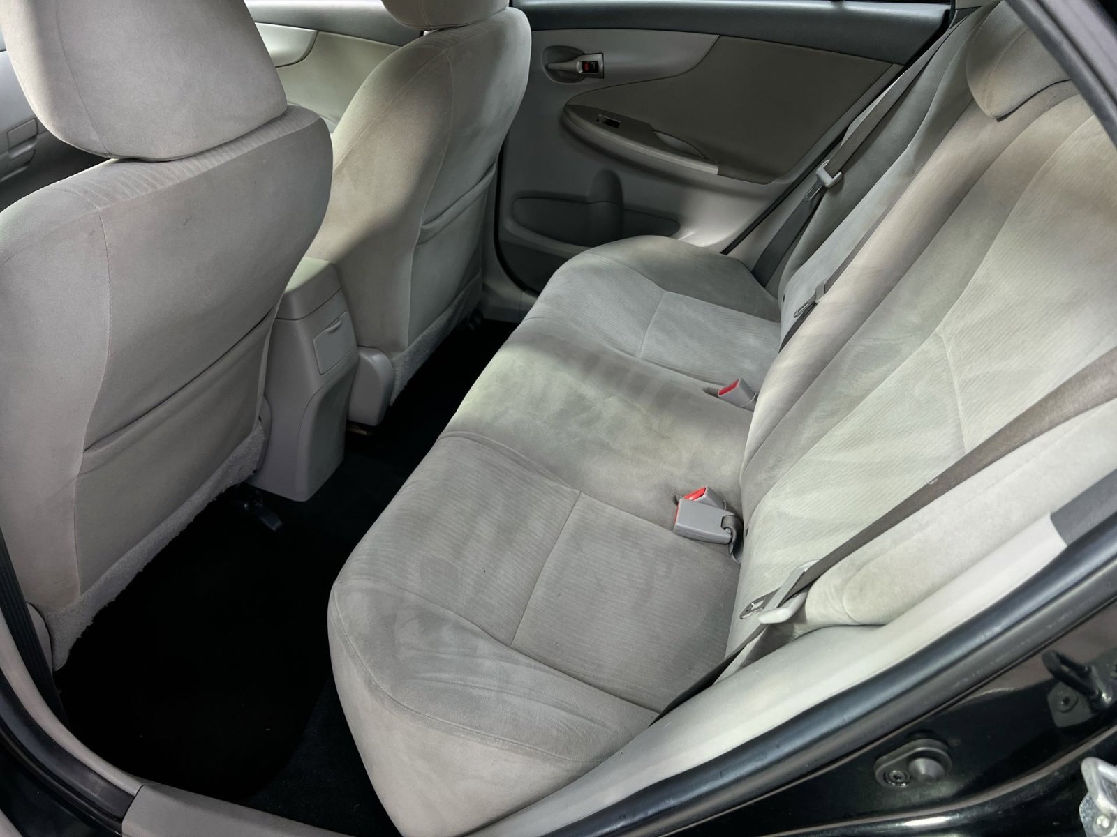 Used 2010 Toyota Corolla LE image 21