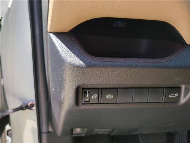Used 2019 Toyota RAV4 Limited AWD/4WD image 13
