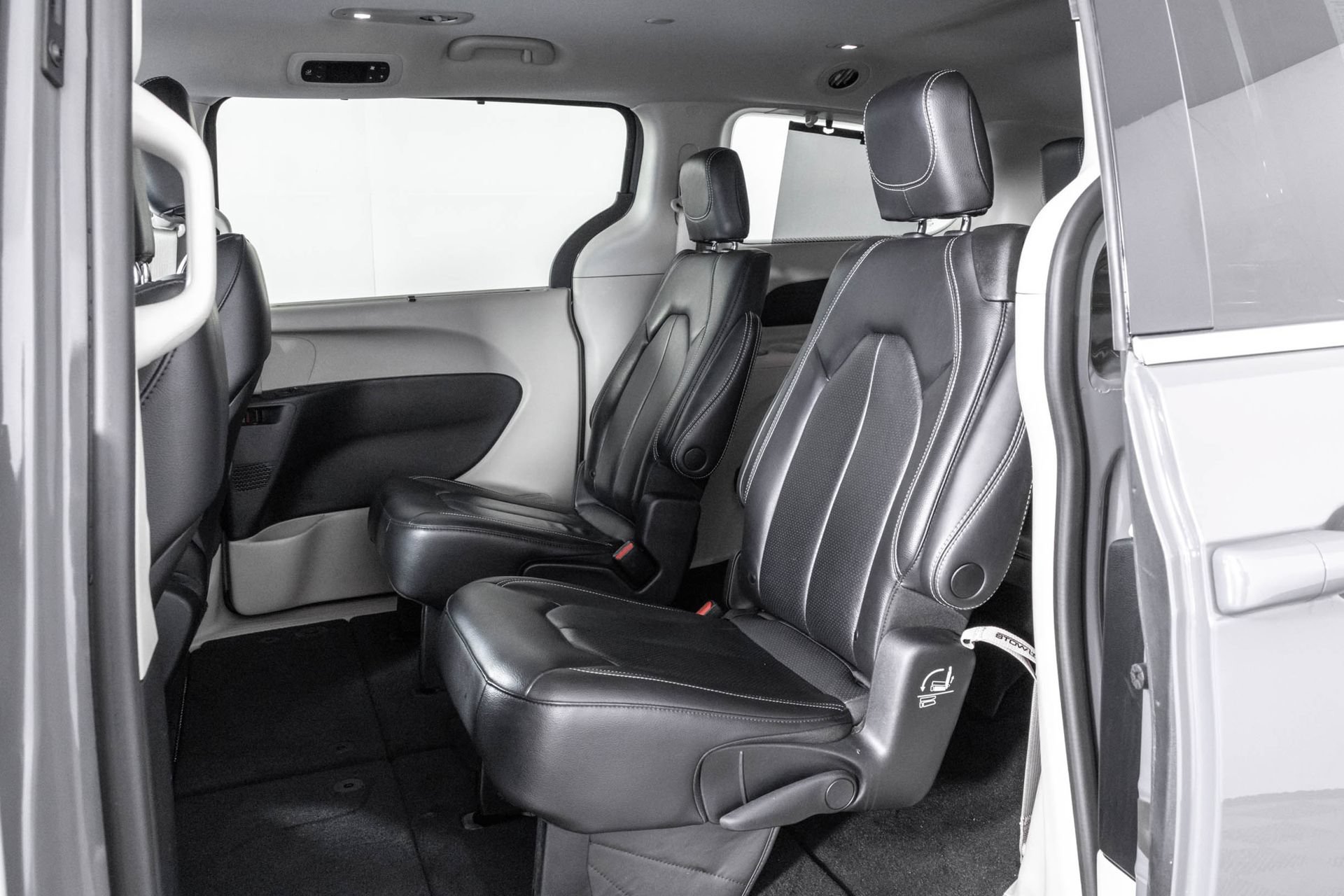 Used 2022 Chrysler Pacifica Touring-L FWD image 34