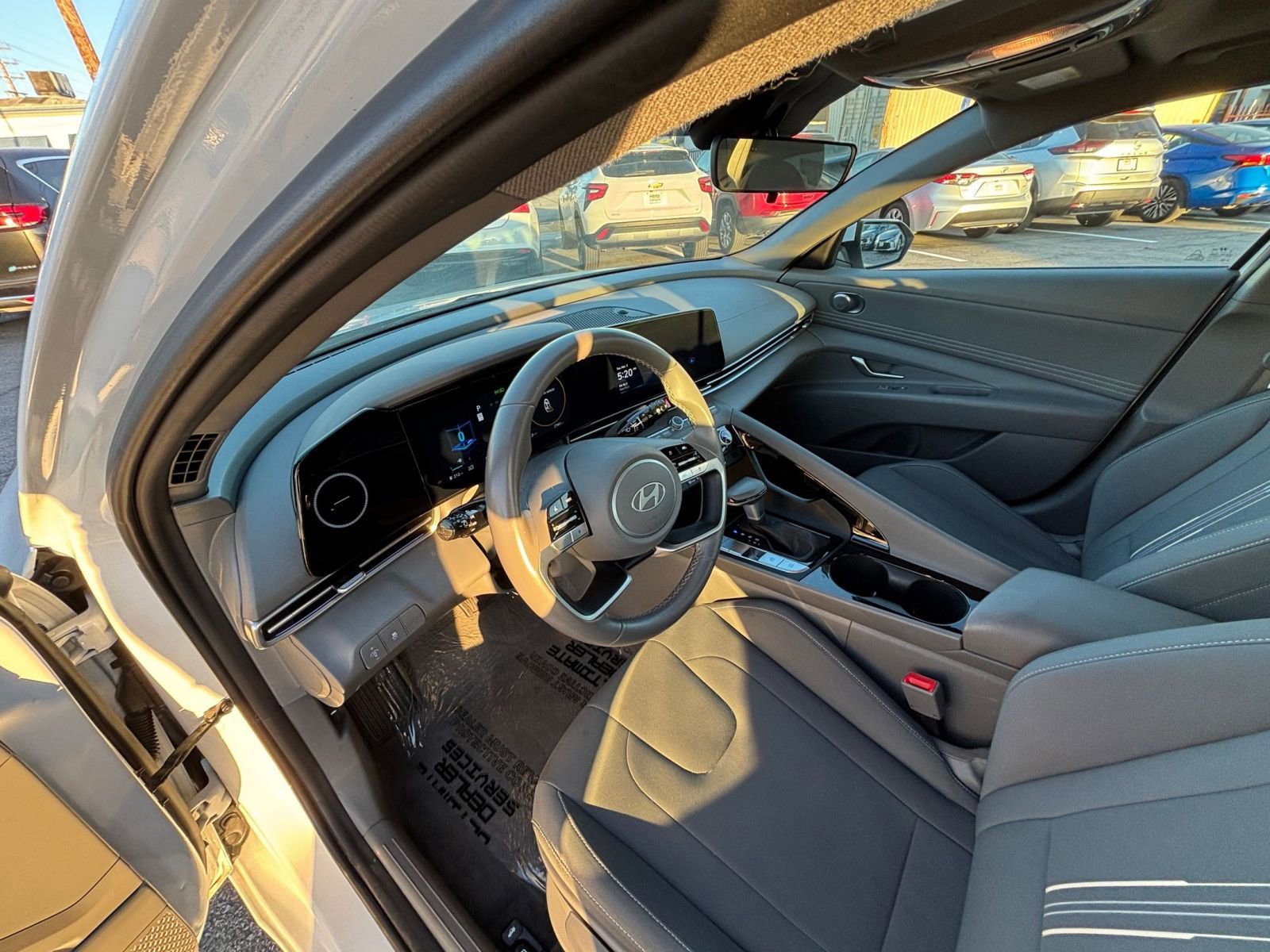 Used 2025 Hyundai Elantra SEL image 37