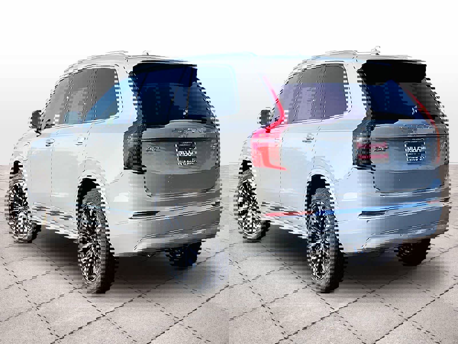 New 2026 Volvo XC90 T8 Plus w/ Protection Package Premier image 3