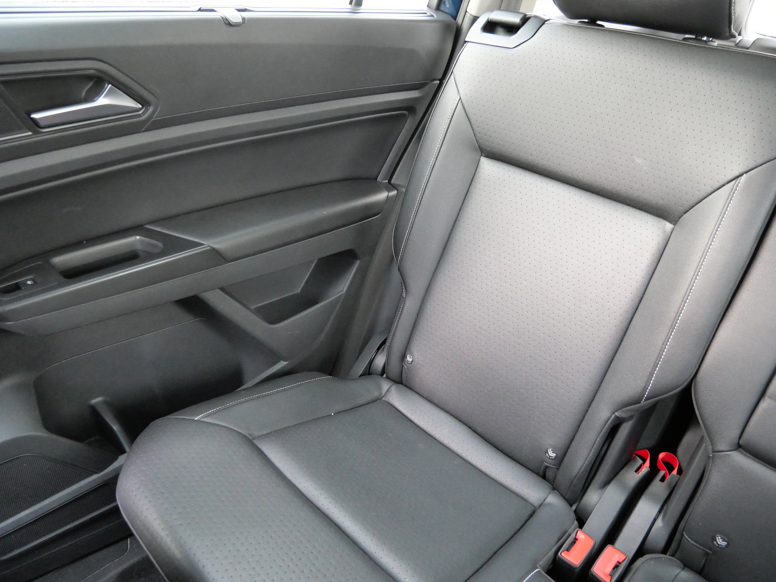 Certified 2021 Volkswagen Atlas SE image 12