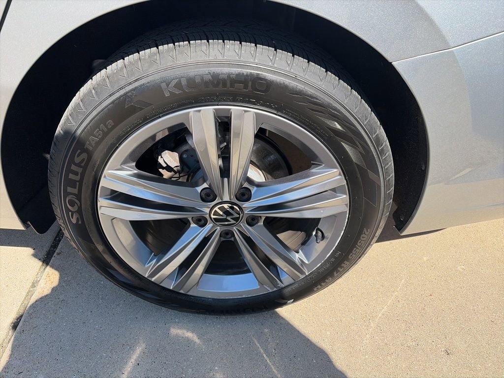 Used 2024 Volkswagen Jetta SE w/ Panoramic Sunroof Package image 19