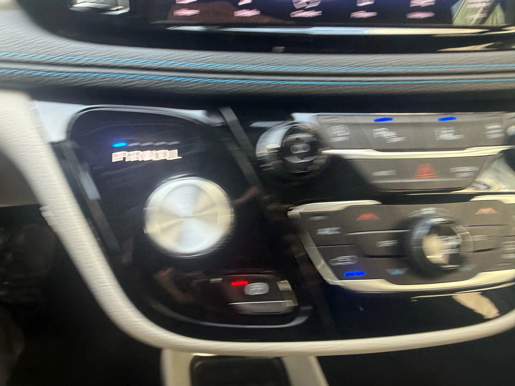 Used 2021 Chrysler Pacifica Touring w/ Uconnect Theater Family Group image 28