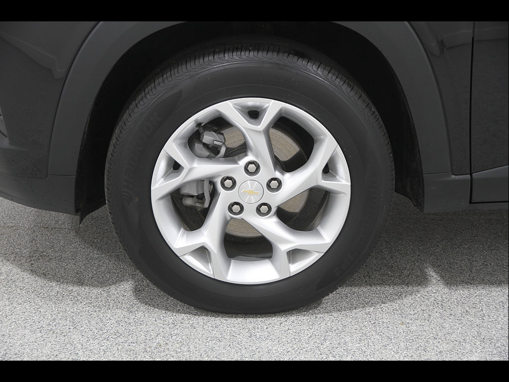 Used 2024 Chevrolet Trax LS w/ LS Convenience Package FWD image 21