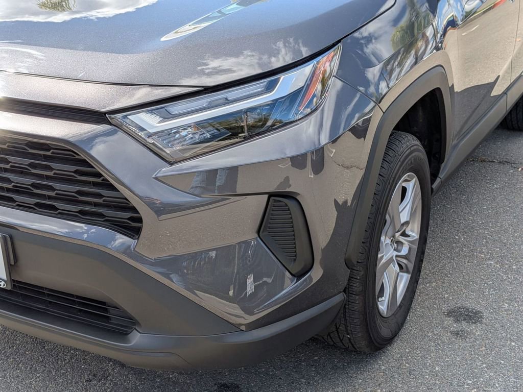 Used 2025 Toyota RAV4 XLE w/ Convenience Package image 9