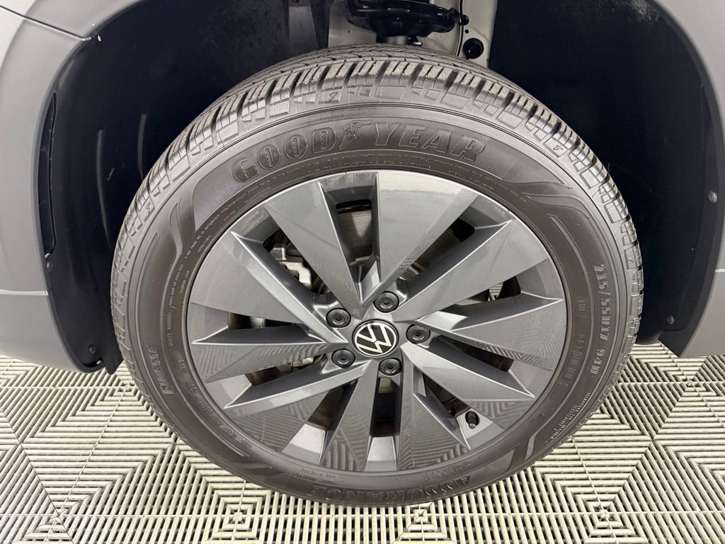 Used 2023 Volkswagen Taos S image 11