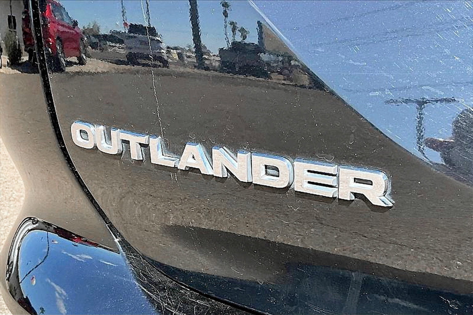 Used 2023 Mitsubishi Outlander SE image 8