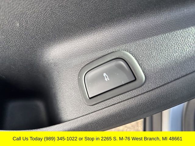 Used 2025 Chevrolet Traverse LT image 29