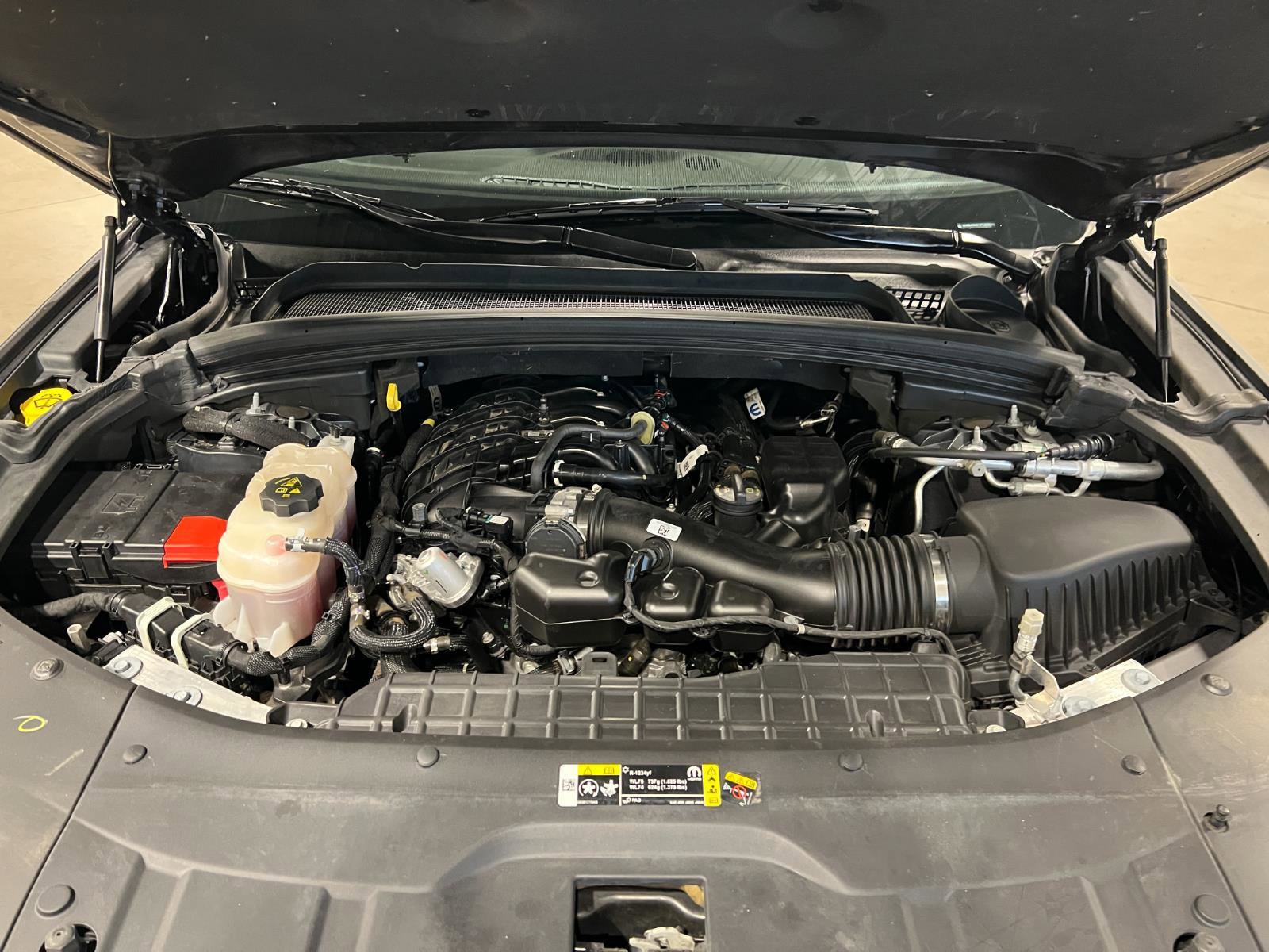 Used 2023 Jeep Grand Cherokee Laredo image 41