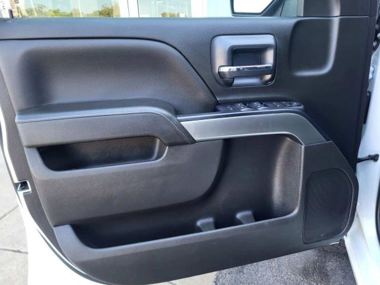 Used 2018 Chevrolet Silverado 1500 LT w/ Trailering Package image 11