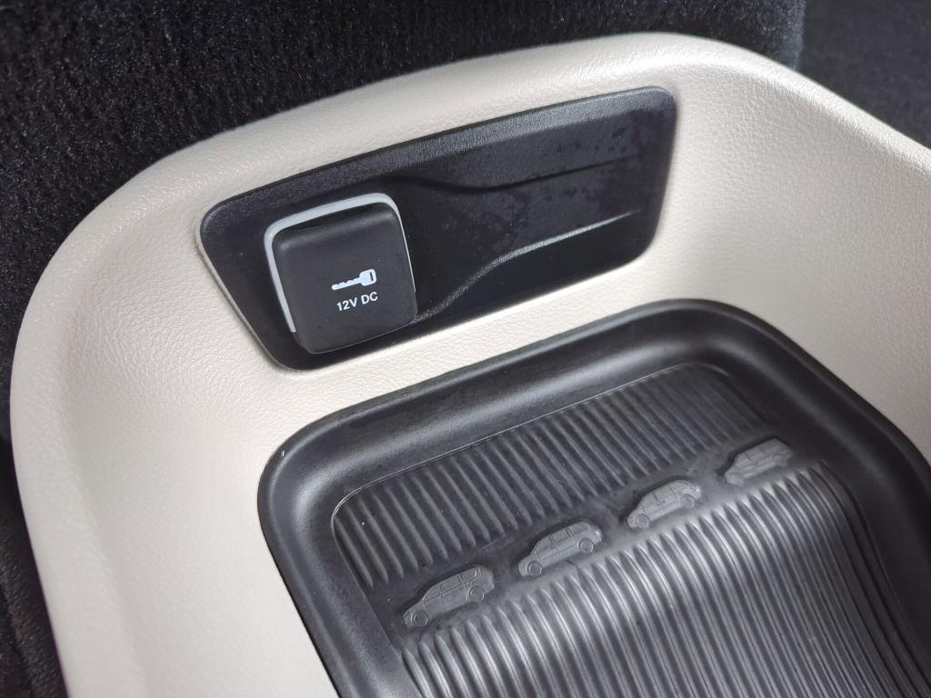 Used 2024 Chrysler Pacifica Touring-L image 20