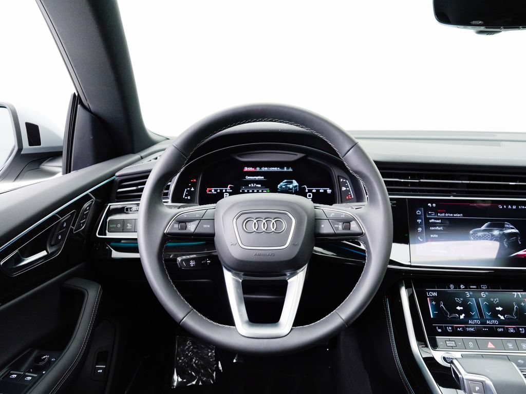 Certified 2025 Audi Q8 Premium Plus w/ Premium Plus Package AWD/4WD image 13