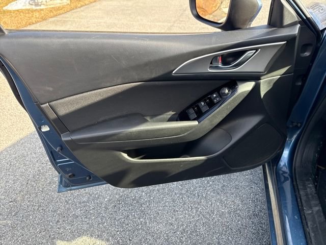 Used 2018 MAZDA MAZDA3 Sport image 15