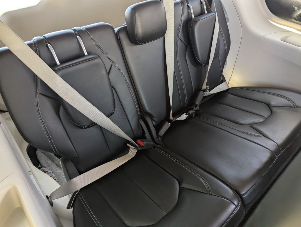 Used 2023 Chrysler Pacifica Touring-L FWD image 34