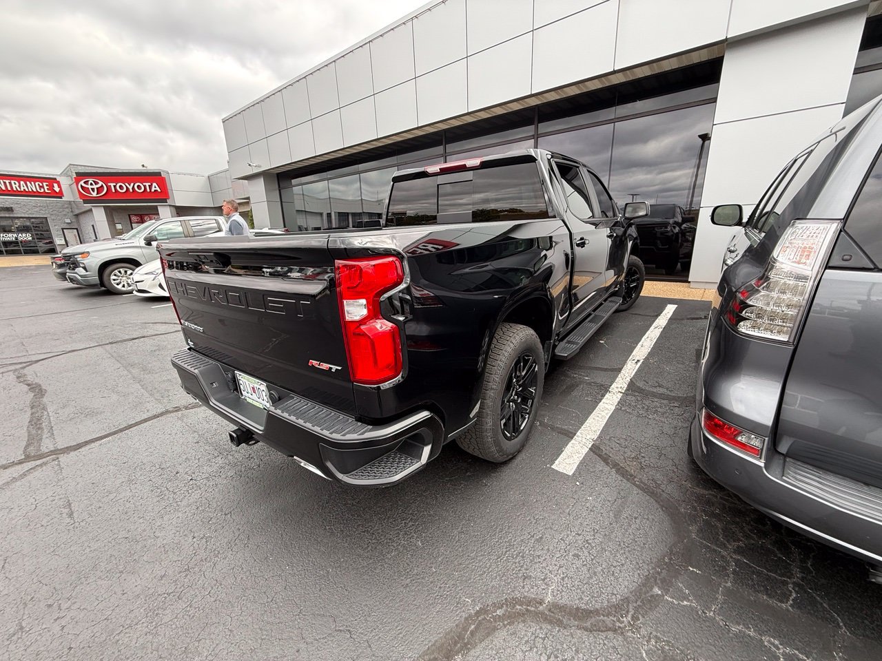 Used 2025 Chevrolet Silverado 1500 RST AWD/4WD image 6