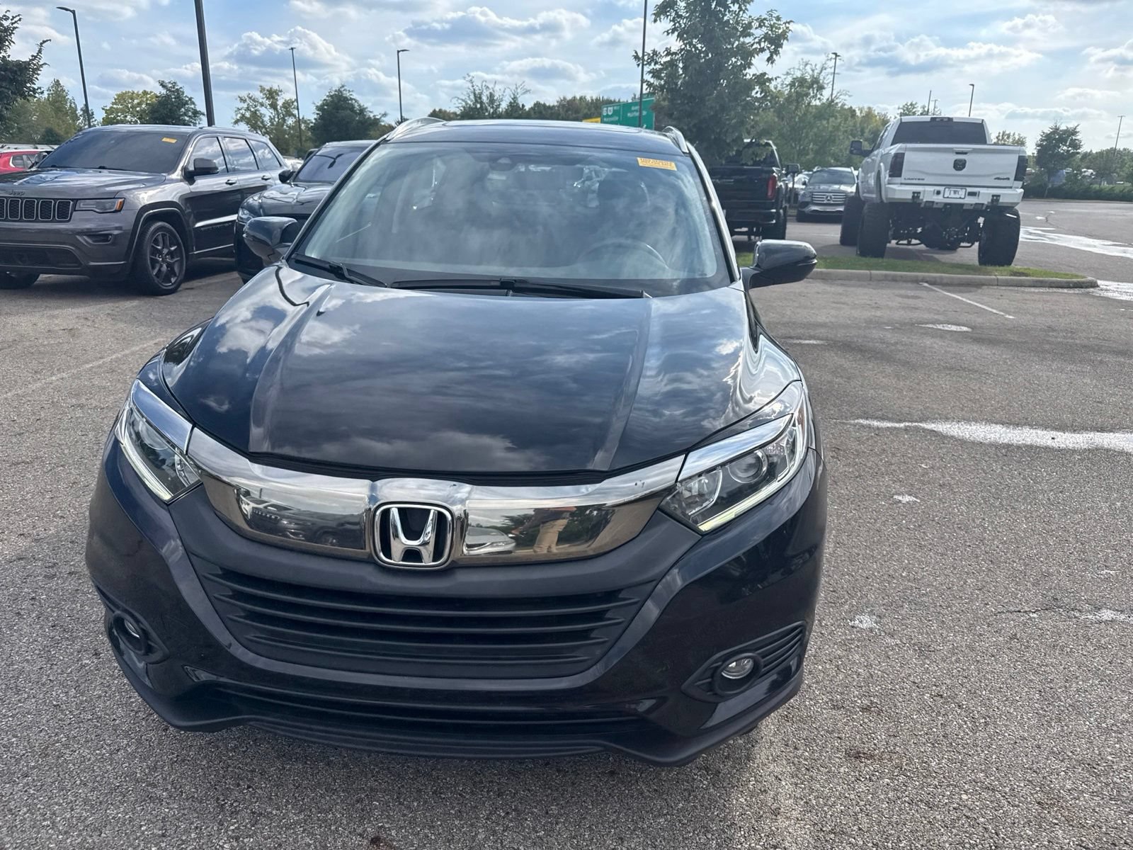 Used 2022 Honda HR-V EX image 2