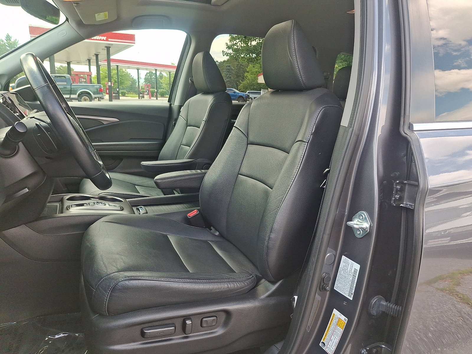 Used 2022 Honda Pilot Special Edition image 14