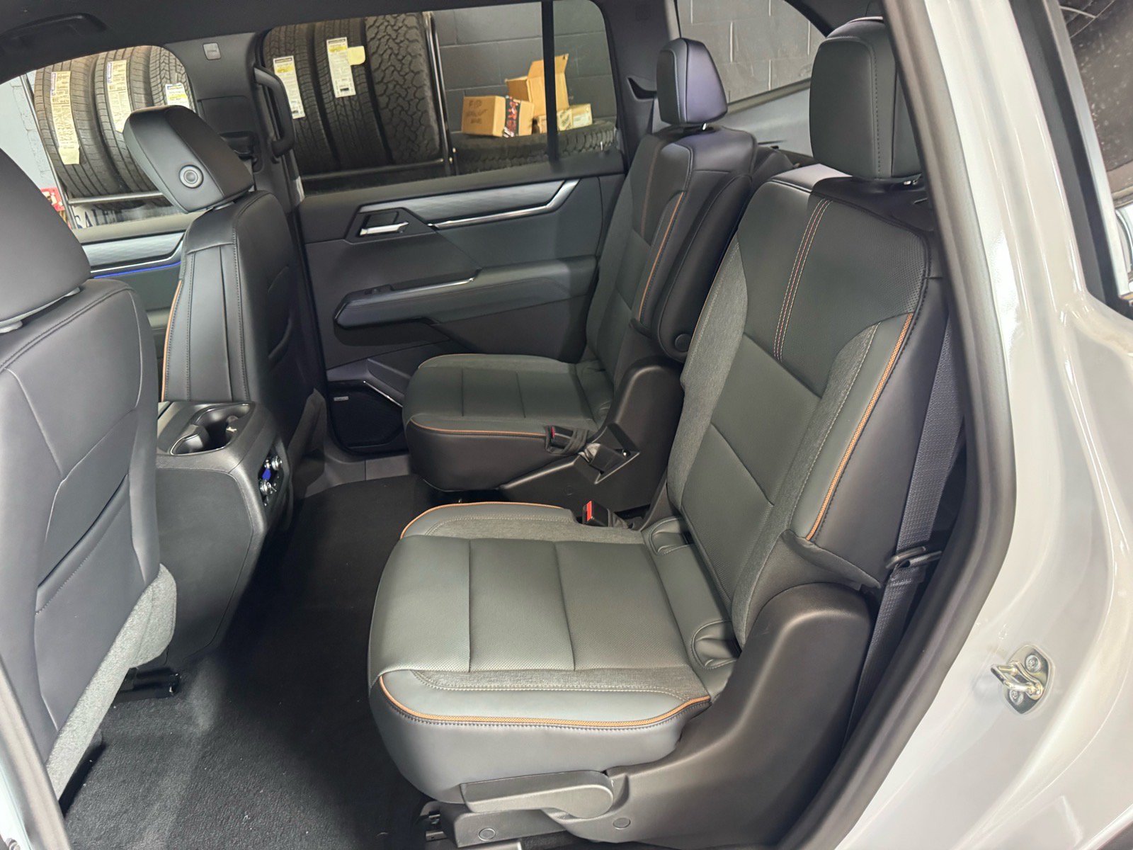 New 2027 GMC Acadia AT4 w/ Luxury Package AWD/4WD image 11