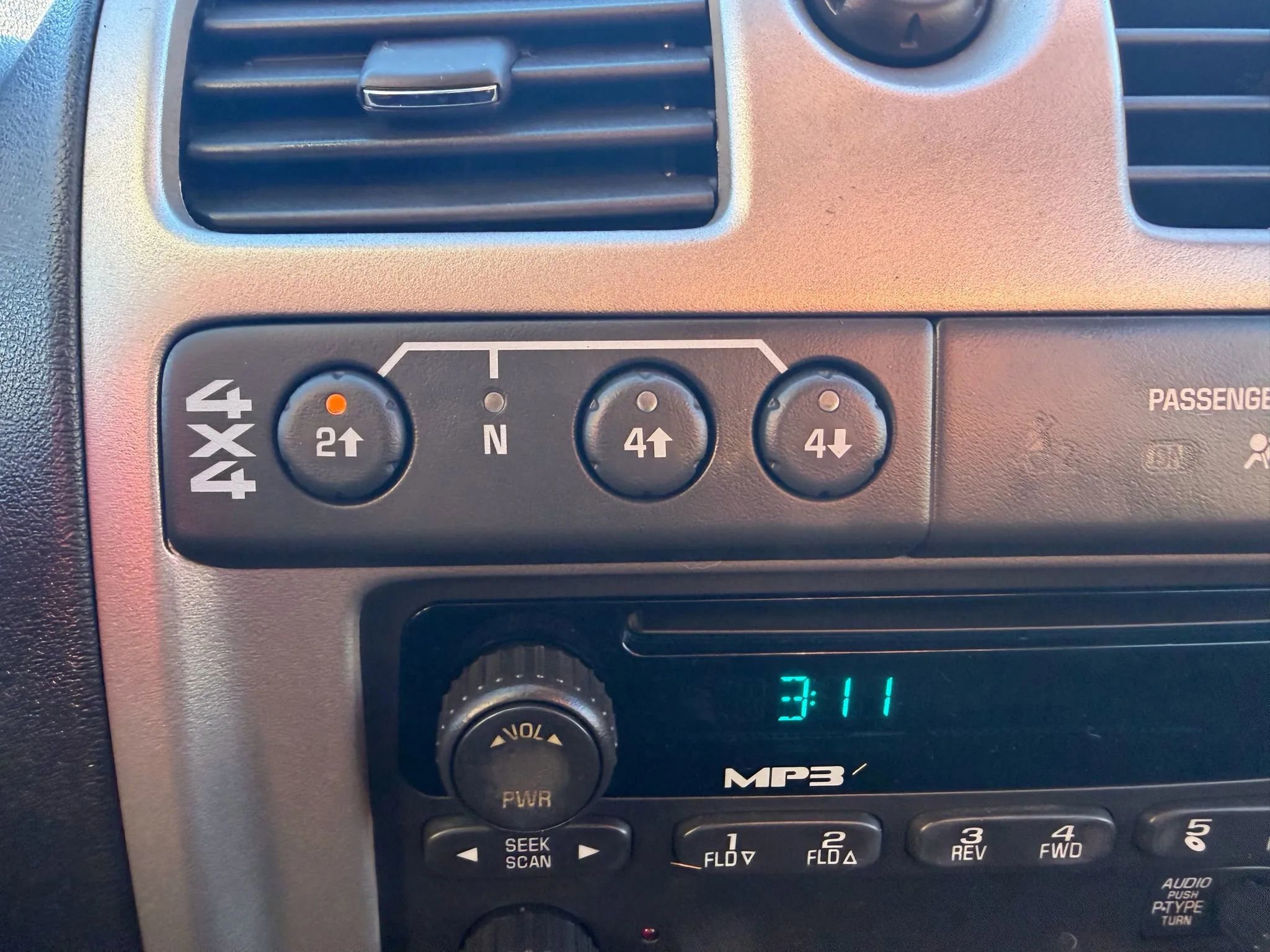 Used 2007 Chevrolet Colorado LT w/ LT Preferred Equipment Group image 16