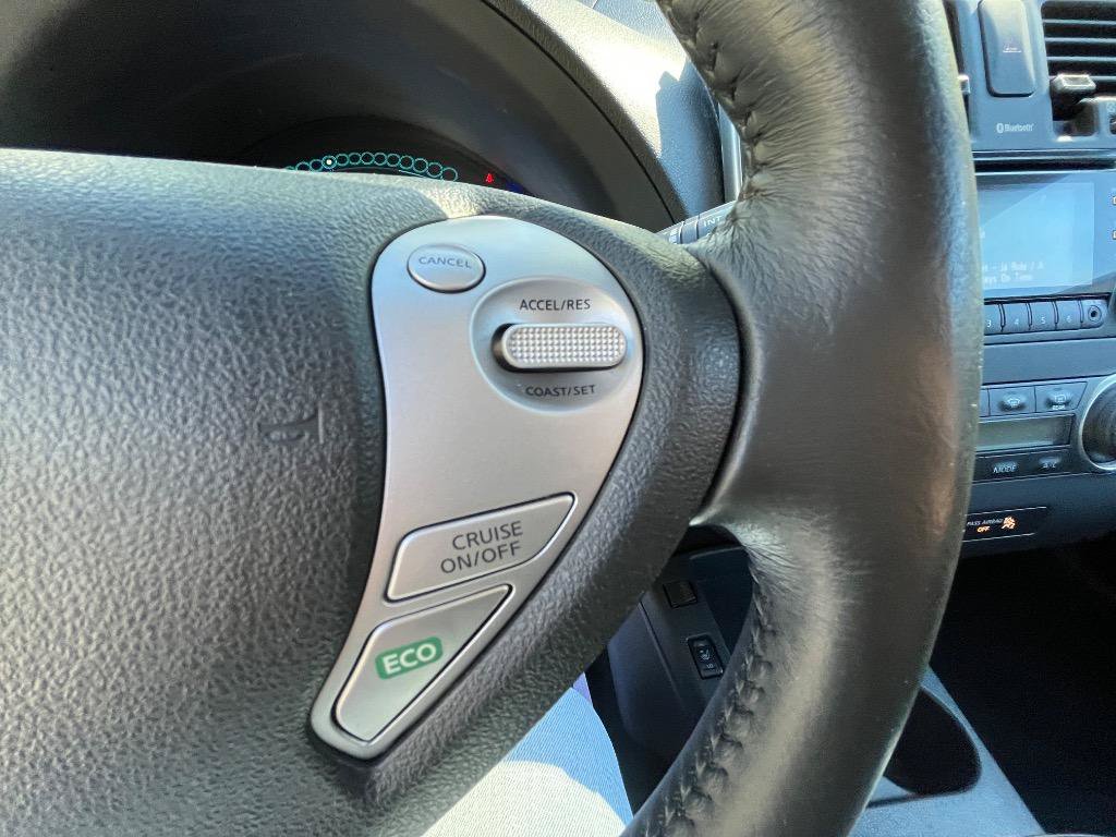 Used 2015 Nissan Leaf S w/ Charge Package FWD image 20