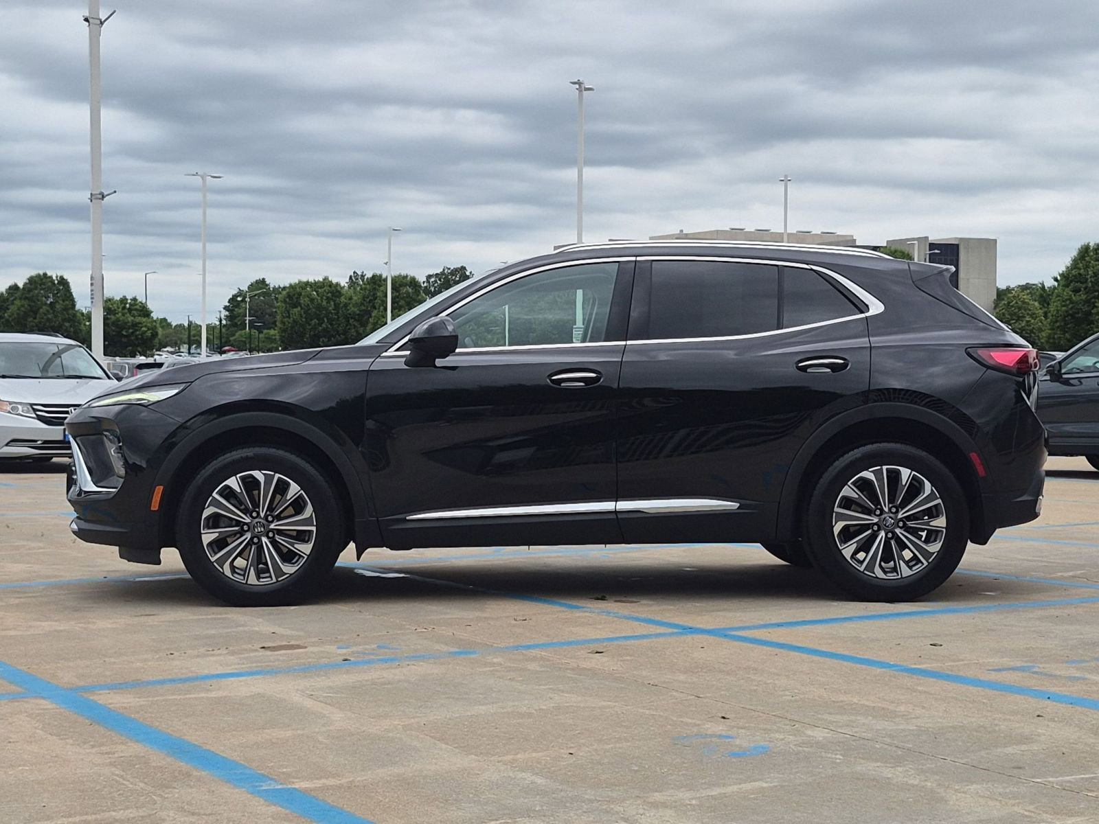 Used 2024 Buick Envision Preferred AWD/4WD image 9