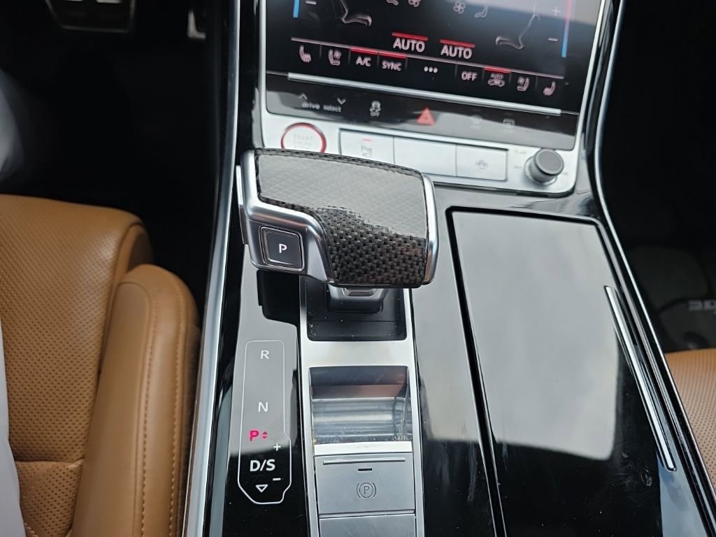 Used 2020 Audi S8 L image 15