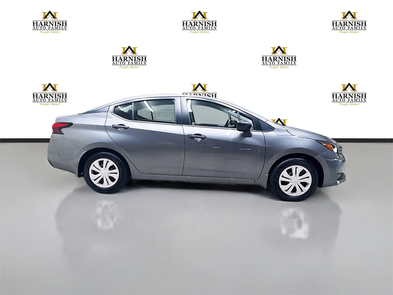 Used 2024 Nissan Versa S image 4