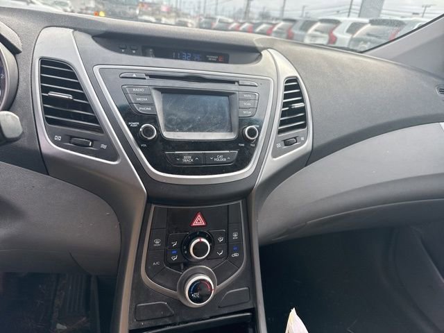 Used 2015 Hyundai Elantra SE w/ Option Group 02 image 16