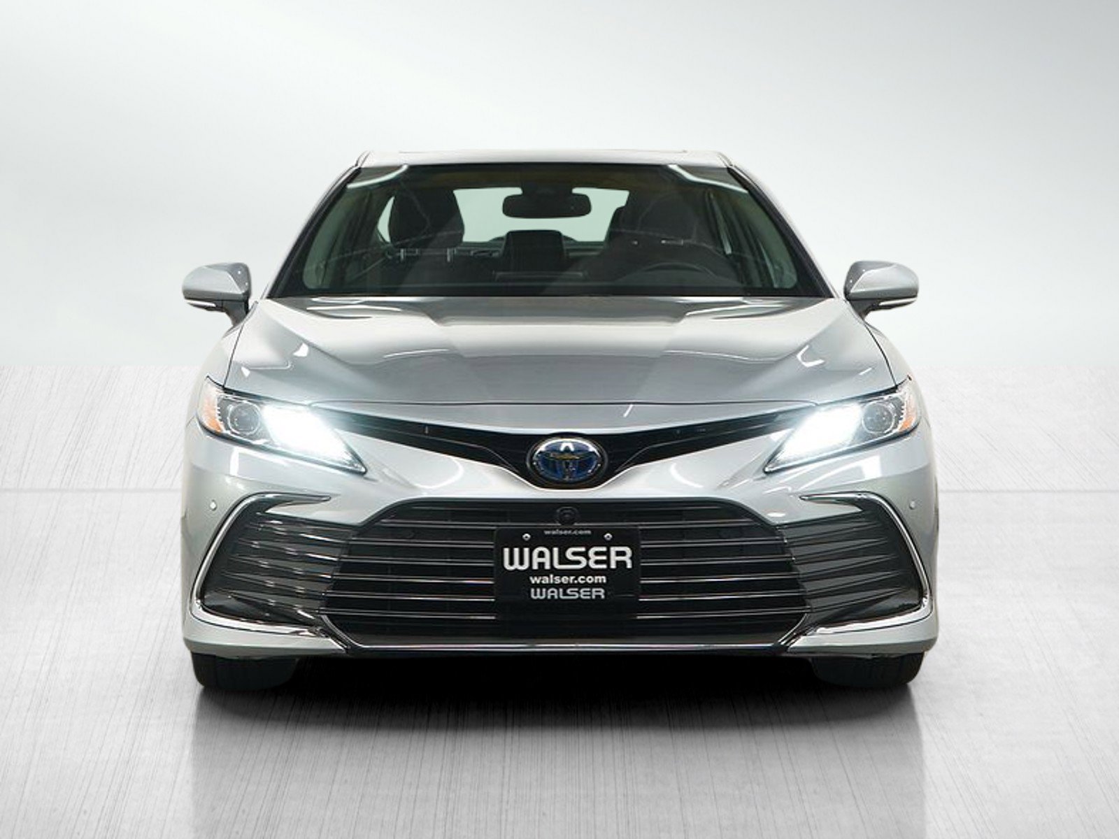 Used 2024 Toyota Camry XLE w/ Navigation Package FWD image 8