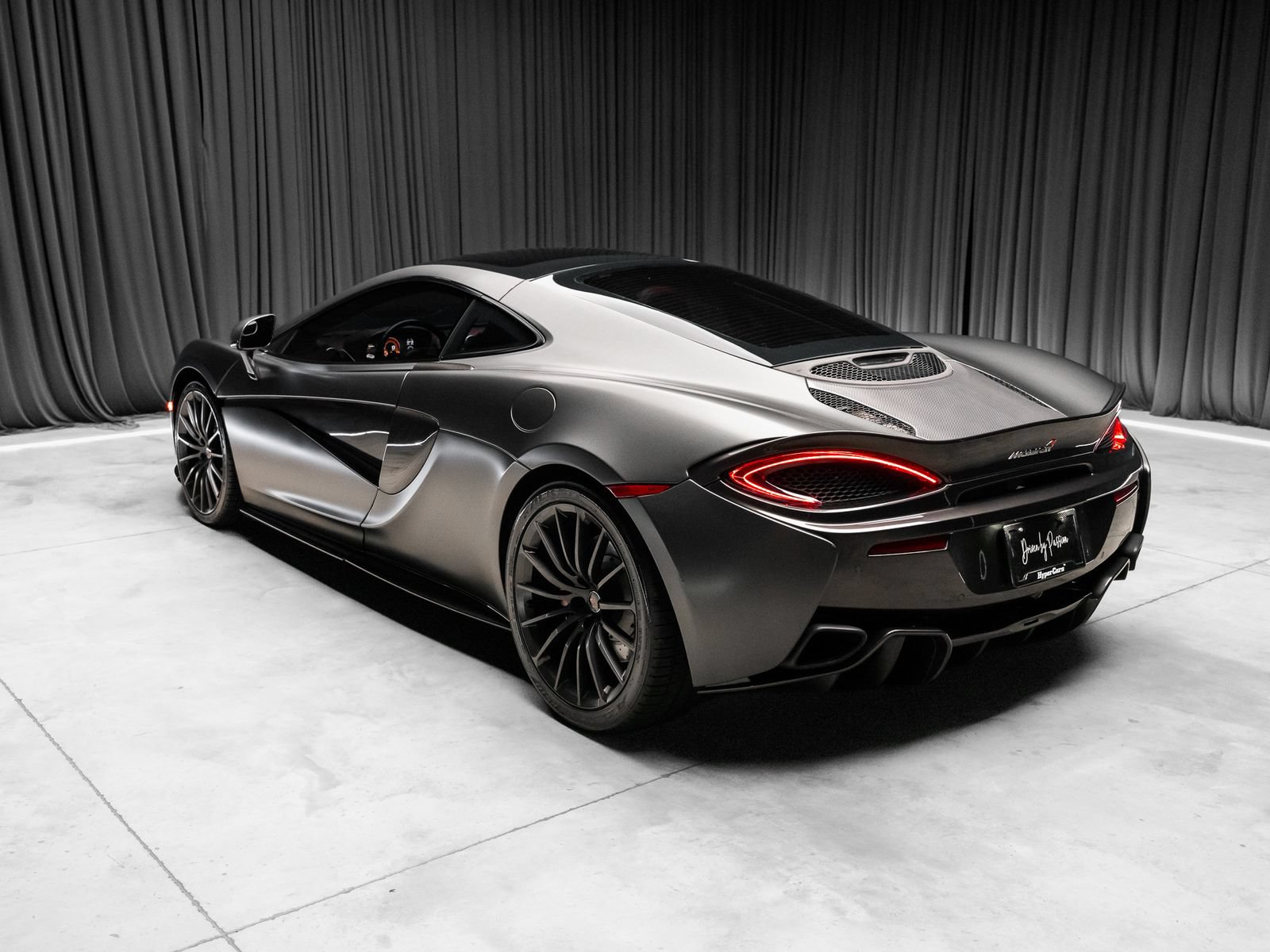 Used 2017 McLaren 570S RWD image 42