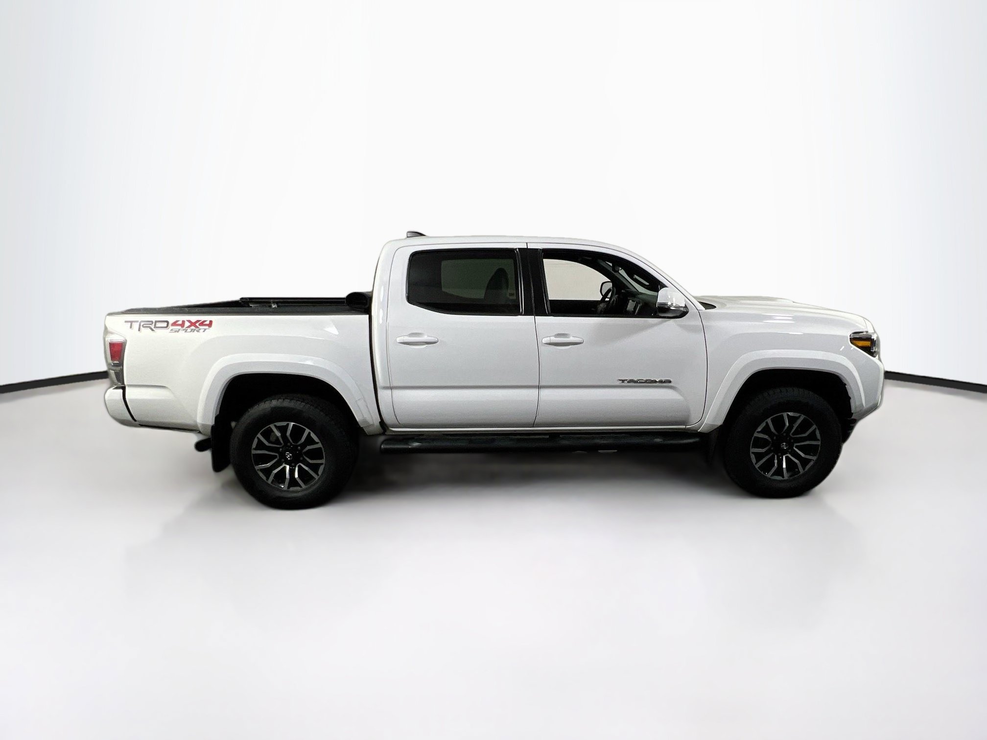 Used 2021 Toyota Tacoma TRD Sport w/ Technology Package AWD/4WD image 4