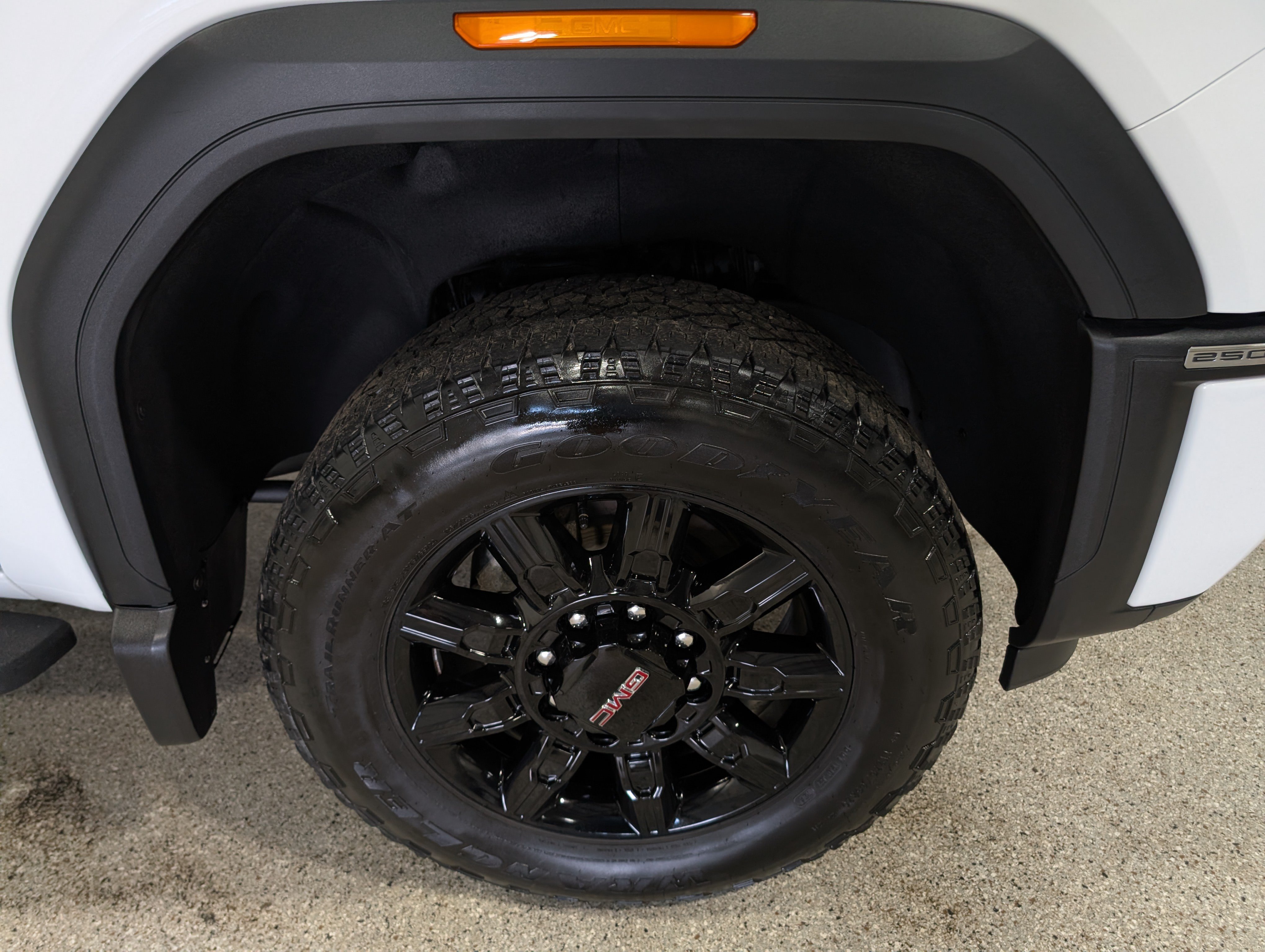 Used 2024 GMC Sierra 2500 AT4 w/ AT4 Premium Plus Package AWD/4WD image 15