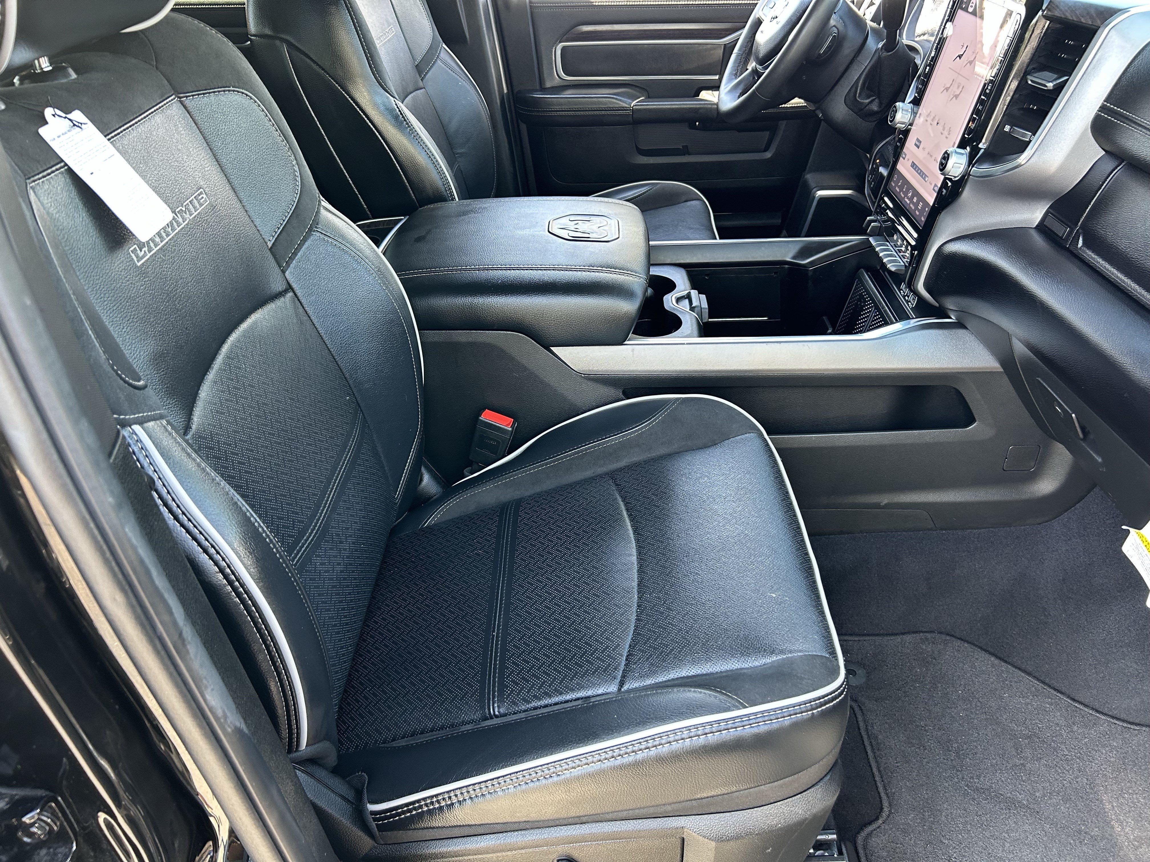 Used 2025 RAM 2500 Laramie AWD/4WD image 9