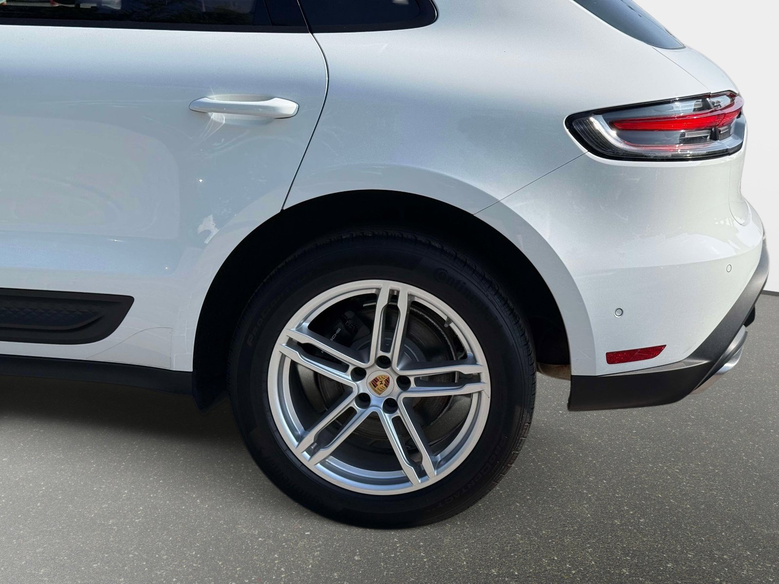 Used 2022 Porsche Macan image 14