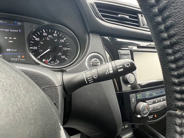 Used 2019 Nissan Rogue SV w/ Premium Package image 20