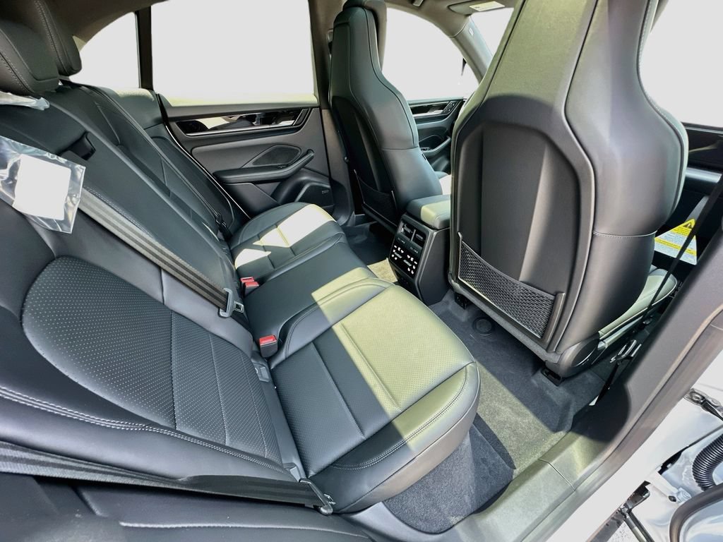New 2026 Porsche Macan 4 Electric AWD/4WD image 29