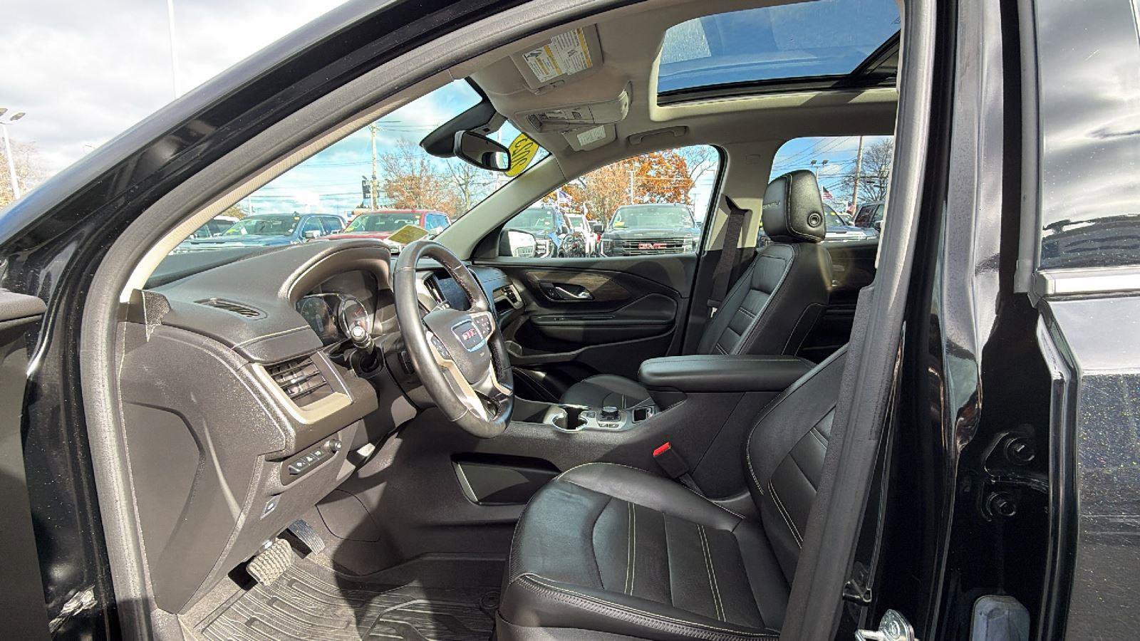 Used 2023 GMC Terrain Denali image 17