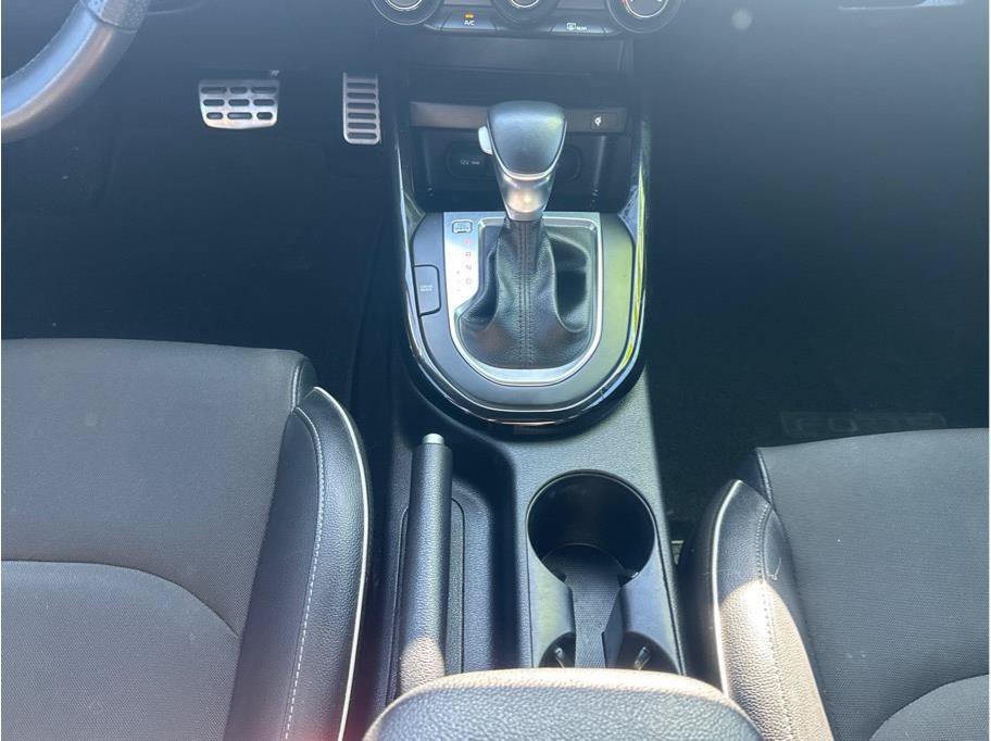 Used 2020 Kia Forte GT-Line w/ GT-Line Premium Package FWD image 18