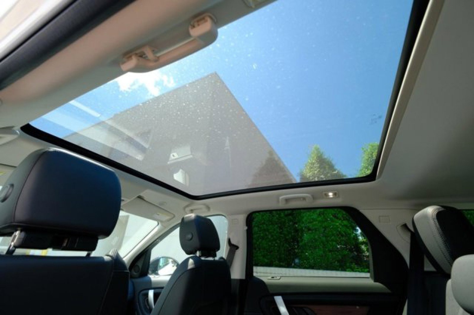 Certified 2024 Land Rover Discovery Sport S image 19