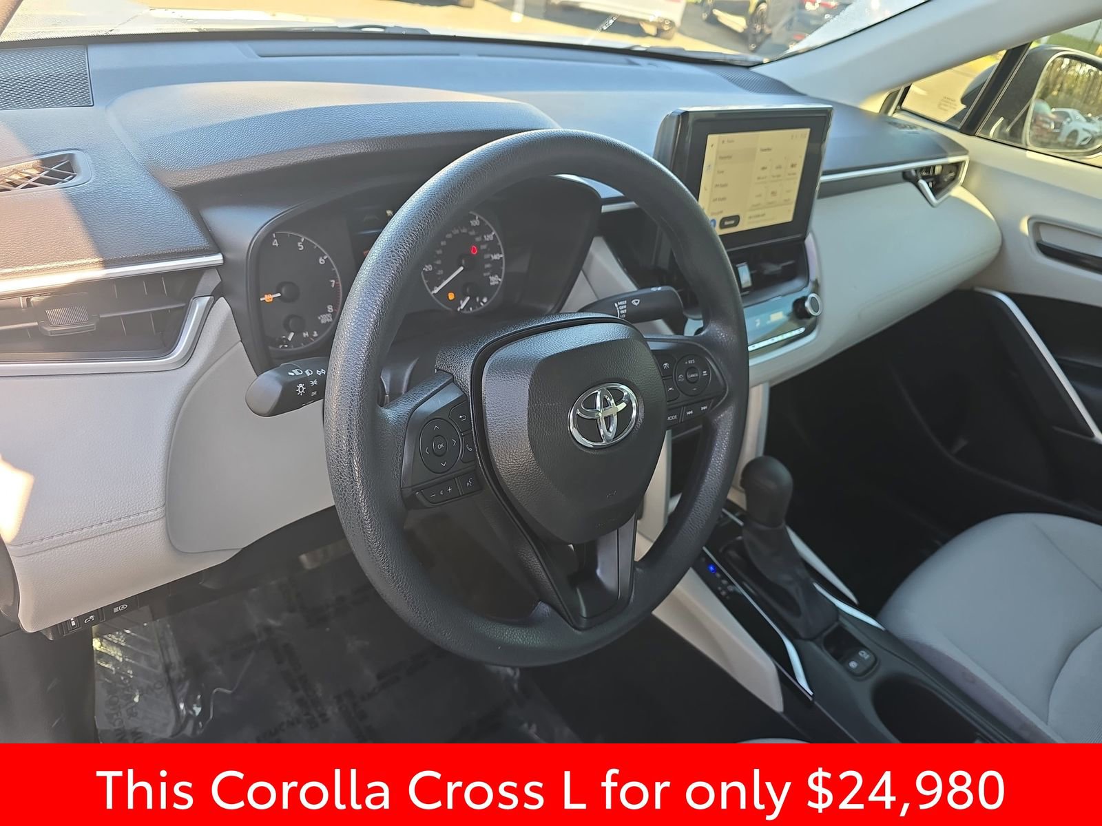 Used 2024 Toyota Corolla Cross L image 21