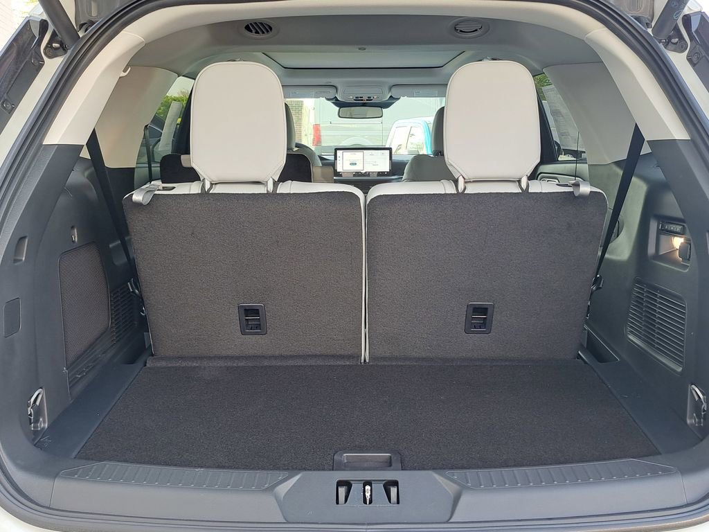 New 2026 Ford Explorer Platinum image 14