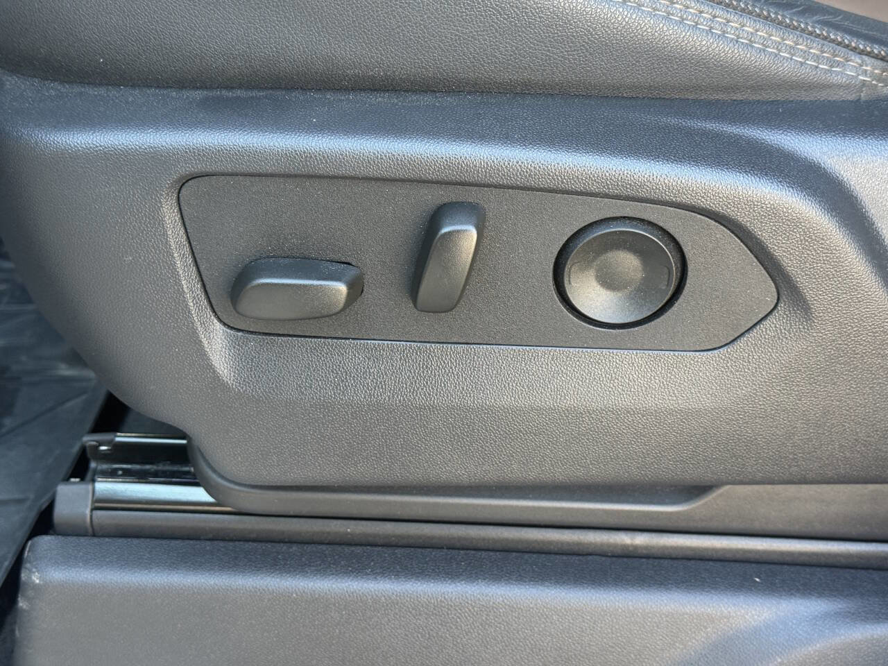 Used 2025 Chevrolet Silverado 1500 High Country image 13