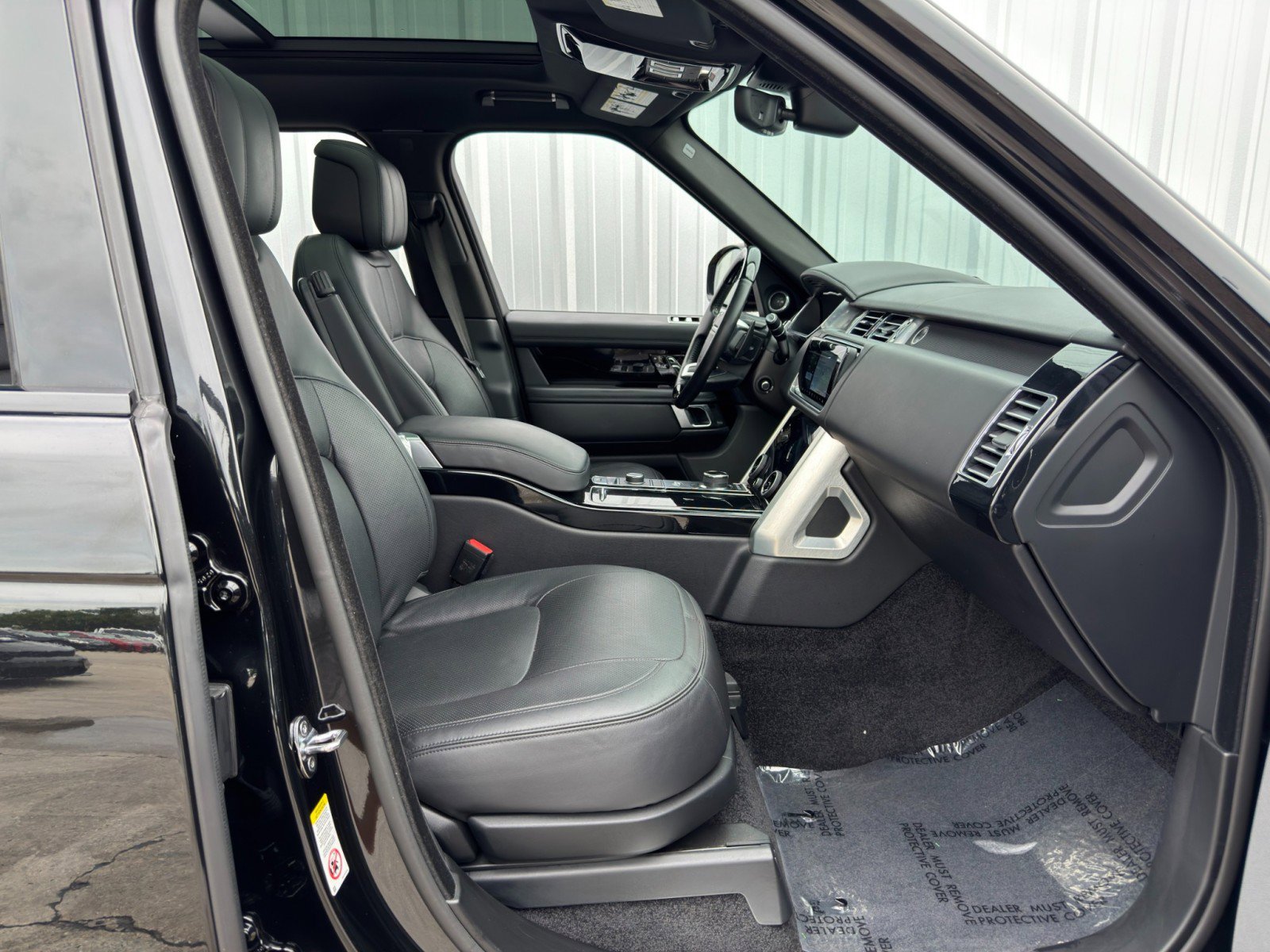 Used 2021 Land Rover Range Rover P525 Westminster Edition image 16