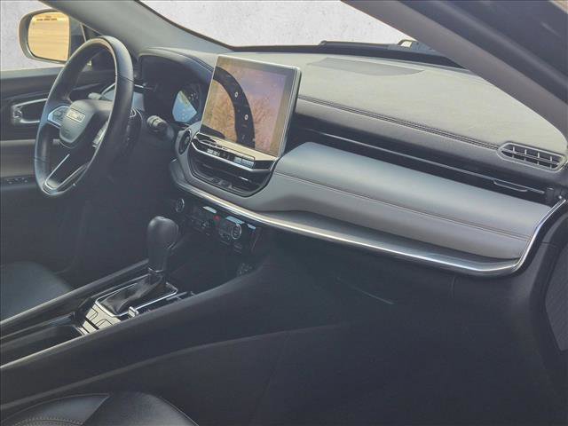 Used 2022 Jeep Compass Limited image 21