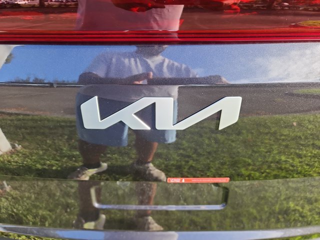 New 2026 Kia Carnival SX image 7